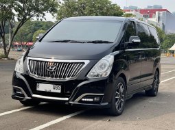 Hyundai H-1 Royale 2018 Diesel AT Hitam 3