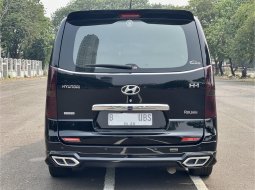 Hyundai H-1 Royale 2018 Diesel AT Hitam 4