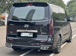 Hyundai H-1 Royale 2018 Diesel AT Hitam 5