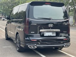 Hyundai H-1 Royale 2018 Diesel AT Hitam 6