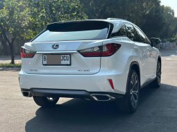 UNIT SIAP PAKAI LEXUS RX300 LUX AT PUTIH 2018 4