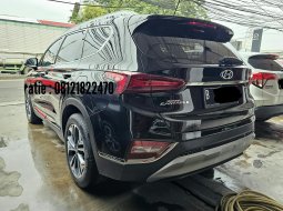 Hyundai Santa Fe Grand 2.2 Diesel AT ( Matic ) 2020 Hitam km 56rban  jakarta selatan 5