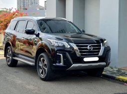 Nissan Terra 2.5L 4x4 VL AT 2024 hitam km 6 ribuan langka pajak panjang tangan pertama dari baru 1