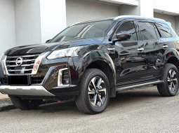 Nissan Terra 2.5L 4x4 VL AT 2024 hitam km 6 ribuan langka pajak panjang tangan pertama dari baru 3