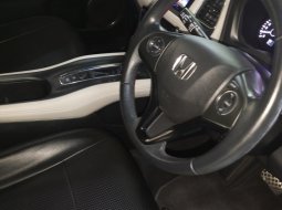 Honda HR-V E Prestige 1.8 AT 2019 9