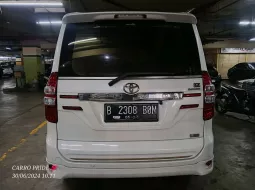 Toyota NAV1 V Limited 2016 2