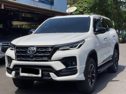 KM LOW LIKE NEW FORTUNER GR SPORT AT PUTIH 2022 3