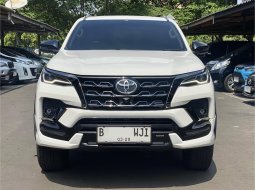 Toyota Fortuner New  4x2 2.8 GR Sport A/T DSL 2022 Putih