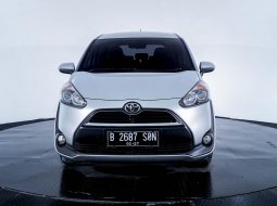 Toyota Sienta V CVT 2017 1