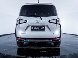 Toyota Sienta V CVT 2017 10