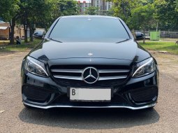 Mercedes-Benz C-Class C200 2018 Hitam