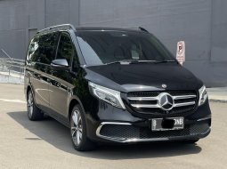 LIKE NEW MERCEDES BENZ V260 AT HITAM 2019 1