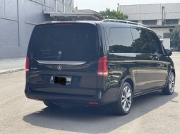 LIKE NEW MERCEDES BENZ V260 AT HITAM 2019 4