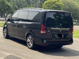 LIKE NEW MERCEDES BENZ V260 AT HITAM 2019 6