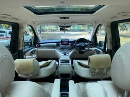 LIKE NEW MERCEDES BENZ V260 AT HITAM 2019 7