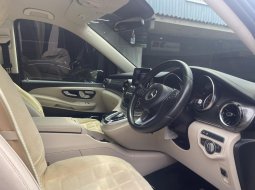 LIKE NEW MERCEDES BENZ V260 AT HITAM 2019 10