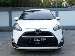 JUAL Toyota Sienta V CVT 2017 Putih