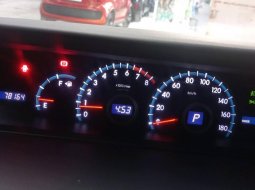 Toyota NAV1 V Limited 2.0 AT 2016 8