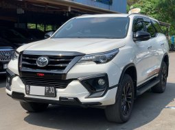 Toyota Fortuner 2.4 VRZ TRD AT 2020