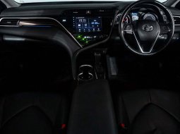 Toyota Camry 2.5 V 2021 4