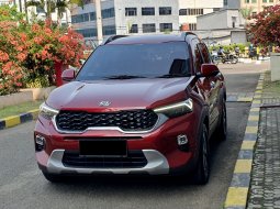 Kia Sonet Dynamic 2021 merah sunroof 5seater dp27jt Cash/kredit proses bisa dibantu ktp daerah juga 3