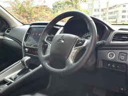 Mitsubishi Pajero Sport Dakar 4x2 AT 2021 hitam km 12 ribuan sunroof 12