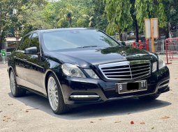 PROMO MOBIL SIAP PAKAI MERCEDES BENZ E300 AVG AT HITAM 2011