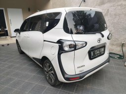 Toyota Sienta V At 2017 Putih 5