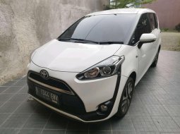 Toyota Sienta V At 2017 Putih 3