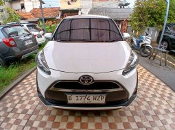 Promo Toyota Sienta V CVT 2019 Putih *code74WZP