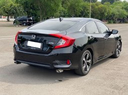 Honda Civic Turbo 1.5 Automatic 2017 4