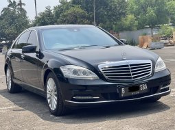 KM LOW SIAP PAKAI MERCEDES BENS S300 AT HITAM 2011