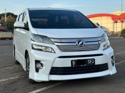 SIAP PAKAI TOYOTA VELLFIRE Z GOLDEN EYE AT PUTIH 2015