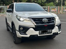 GOOD CONDITION TOYOTA FORTUNER VRZ TRD AT PUTIH 2020