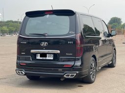 UNIT SIAP PAKAI HYUNDAI H1 ROYALE DIESEL AT HITAM 2018 4