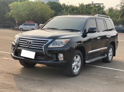 Lexus LX 570 2012 Hitam