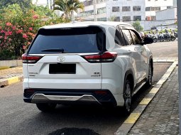 Toyota Kijang Innova Zenix Hybrid 2023 putih sunroof cash kredit proses bisa dibantu 5