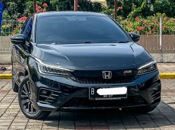 Honda City Hatchback New  City RS Hatchback CVT 2022 hitam km 25rban pajak panjang 1tahun siap pakai