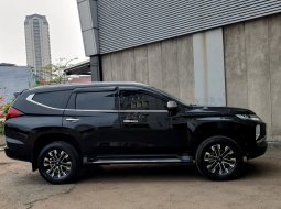 Mitsubishi Pajero Sport Dakar 4x2 AT 2022 hitam sunroof cash kredit proses bisa dibantu 7