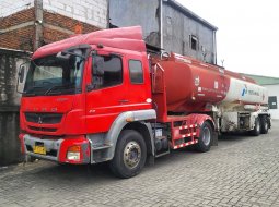 Mitsubishi Fuso engkel head trailer buntut tangki air solar minyak 1