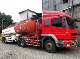 Mitsubishi Fuso engkel head trailer buntut tangki air solar minyak 2