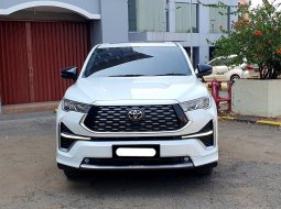 Toyota Kijang Innova Zenix Q Hybrid modelista 2023 putih km16rban cash kredit proses bisa