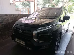 Mitsubishi Xpander Cross Premium AT 2022 Hitam 13