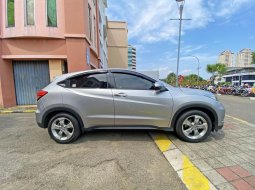 Honda HR-V E CVT 2017 hrv dp 8jt siap TT 2