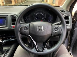 Honda HR-V E CVT 2017 hrv dp 8jt siap TT 5