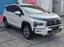 Mitsubishi Xpander Cross NewPremium Package CVT 2022 Putih 2