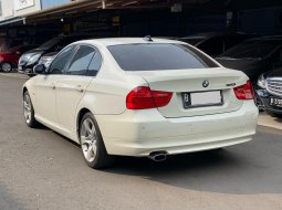 BMW 320i 2011 2