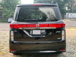 Nissan Elgrand Highway Star 2013 4