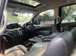 Nissan Elgrand Highway Star 2013 8