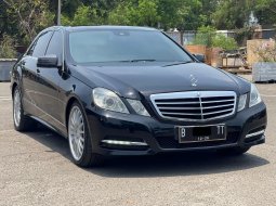 MERCEDES BENZ E300 AVG AT HITAM 2011 UNIT SIAP PAKAI 1